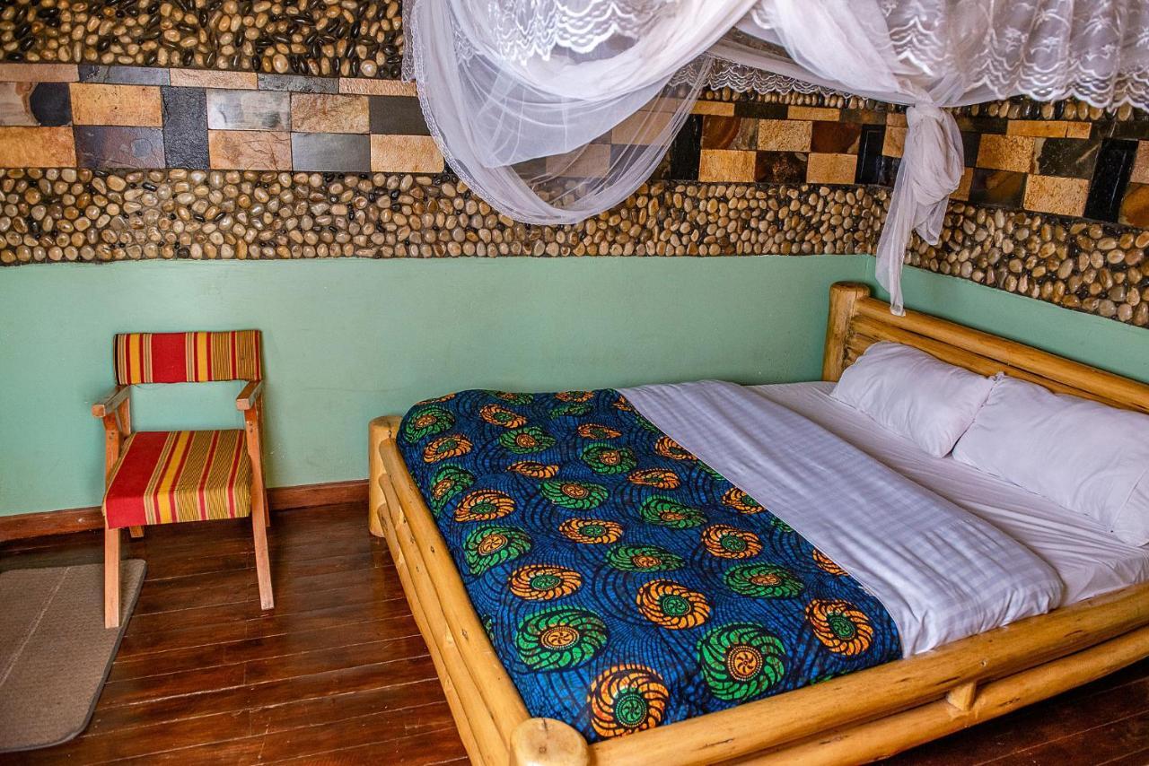 Elite Backpackers Services Masaka Eksteriør billede