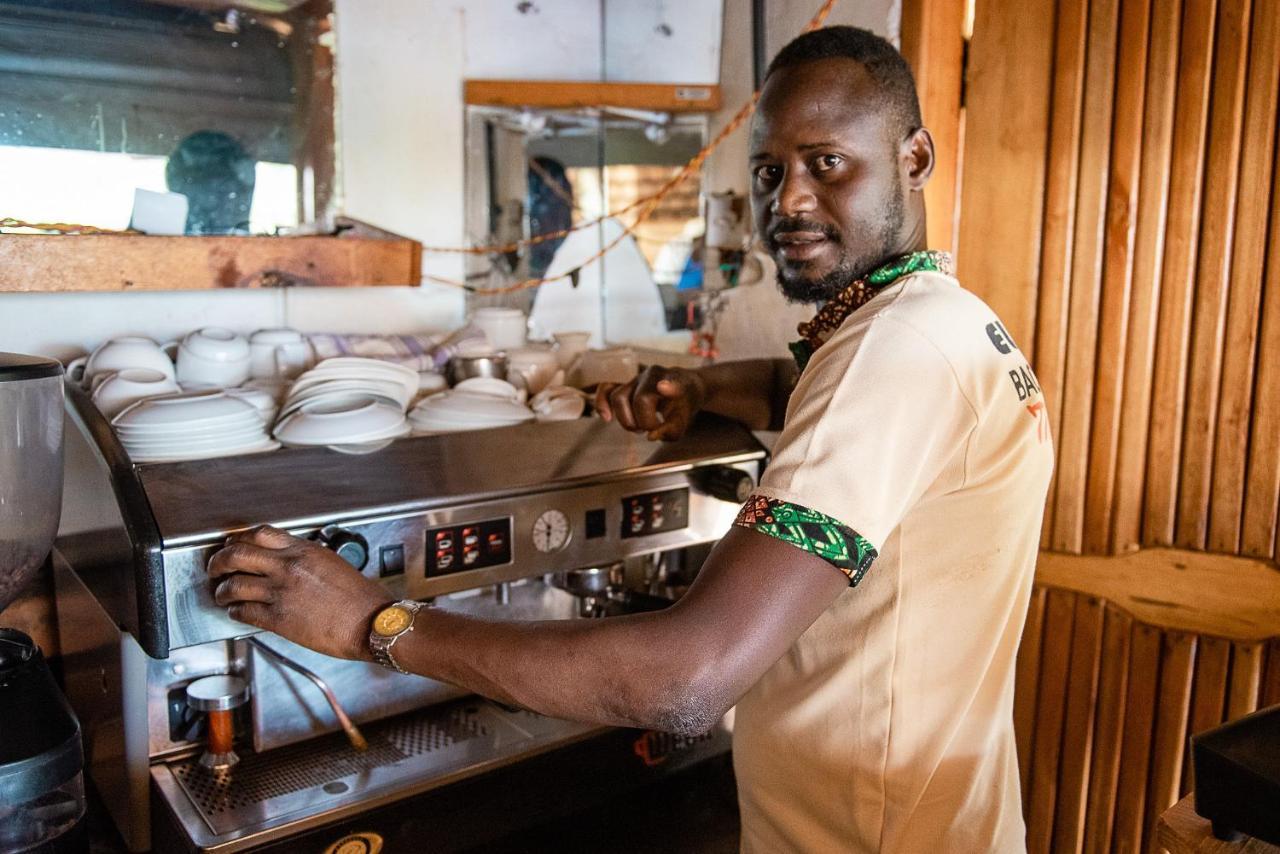 Elite Backpackers Services Masaka Eksteriør billede
